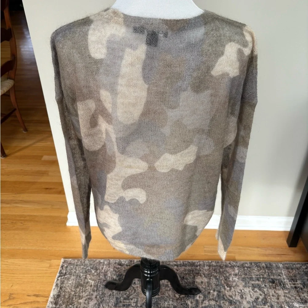 DKNY Gray and Cream Camouflage Sweater